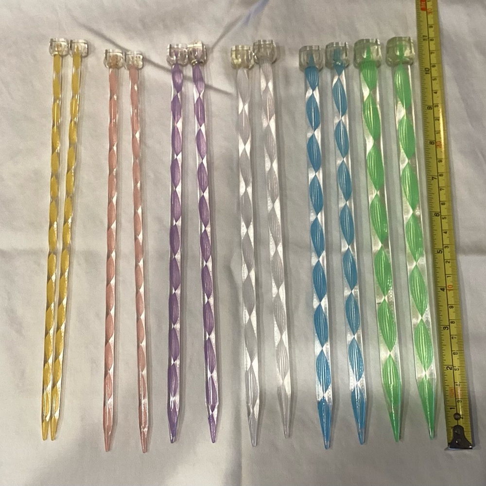 Set of 6 Acrylic Knitting Needles